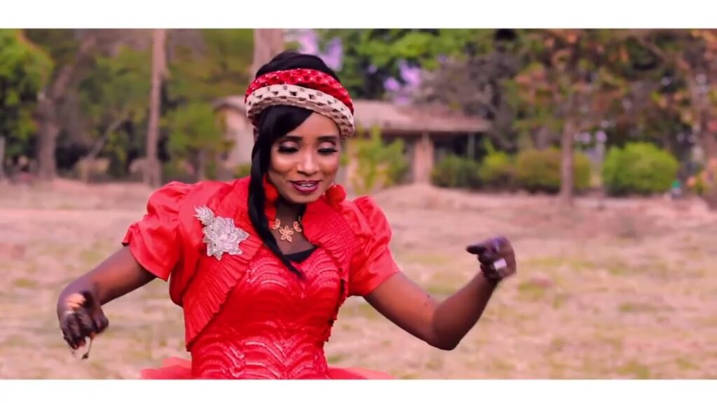 Asiya Chairlady – Idan Ba’a Damu Dakai Ba