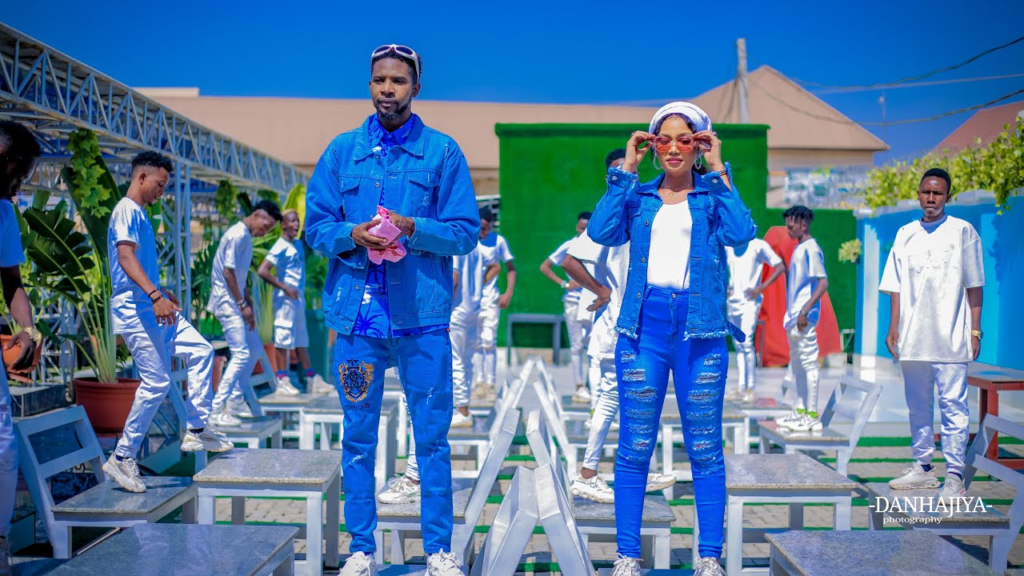 Momy Niger – SO DA AMANA _-_sani Ahmad ft Misbahu aka Anfara & Momy Niger_-_ ORIGINAL VIDEO 2023 - Featured Image